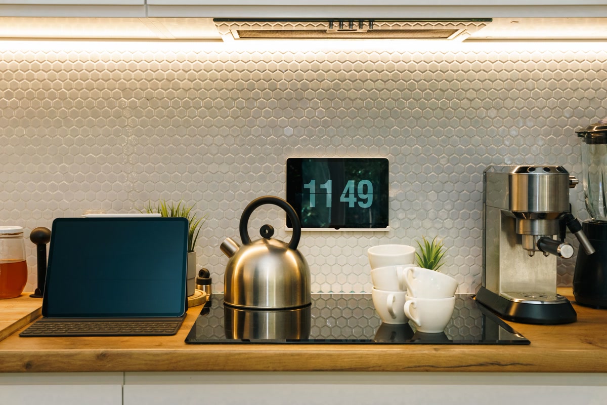 Smart home devices working offline during internet outage with local control