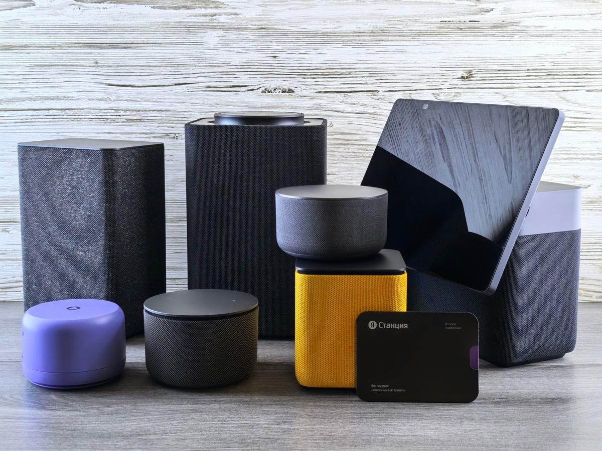 Smart outdoor patio speaker on deck table