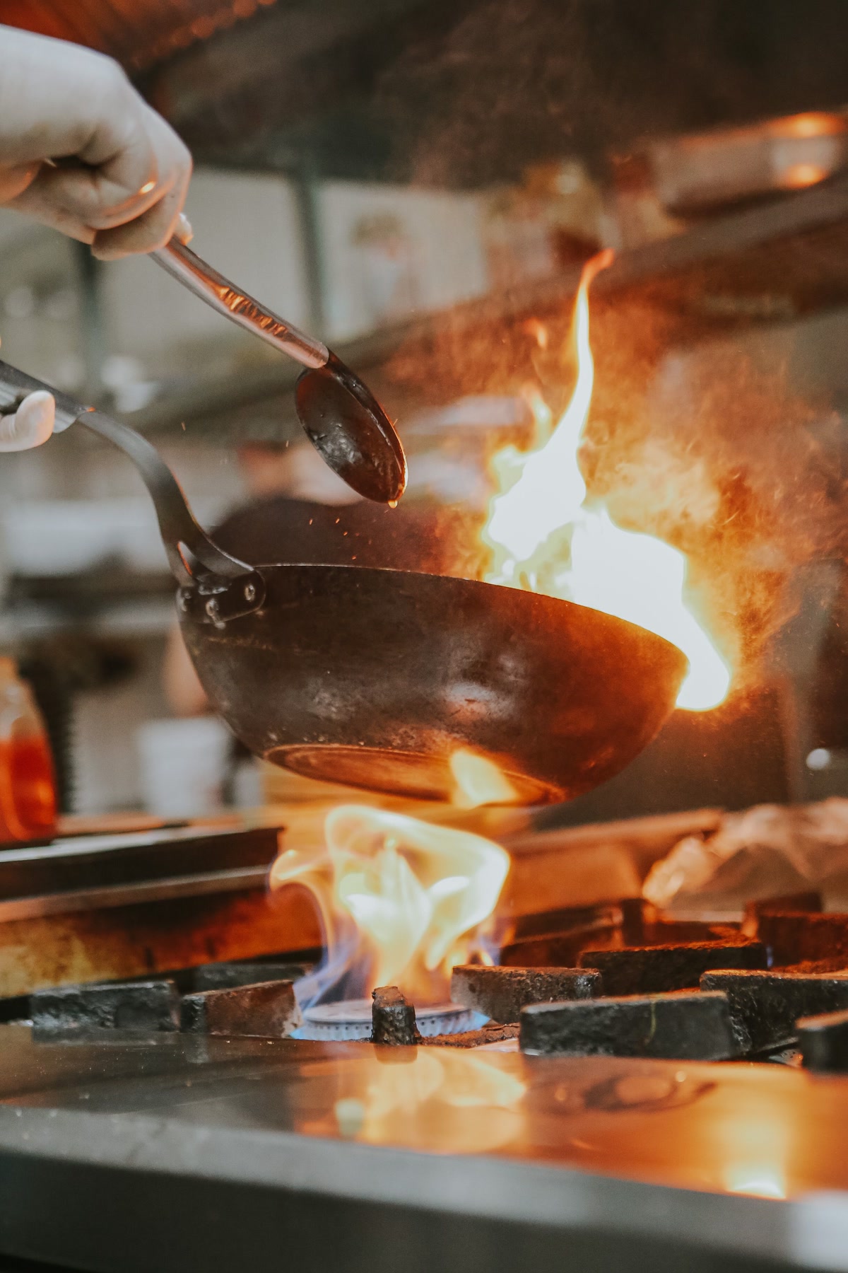 Smart fire safety devices in kitchen